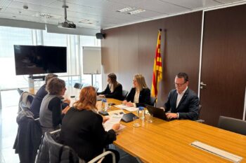 Continuant amb el nostre compromís de defensar les necessitats i la millora del sector hem mantingut reunió amb l’Hble. Consellera Mònica Martínez i el Director General d’Autonomia Antoni Galiano